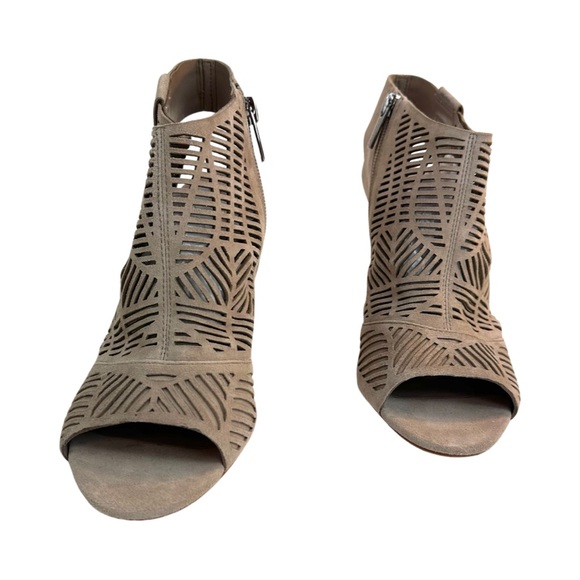 Vince Camuto Women’s Kimora Cutout Shield Sandal Size: 6.5 ColorWild MushroomNWT - Picture 8 of 16